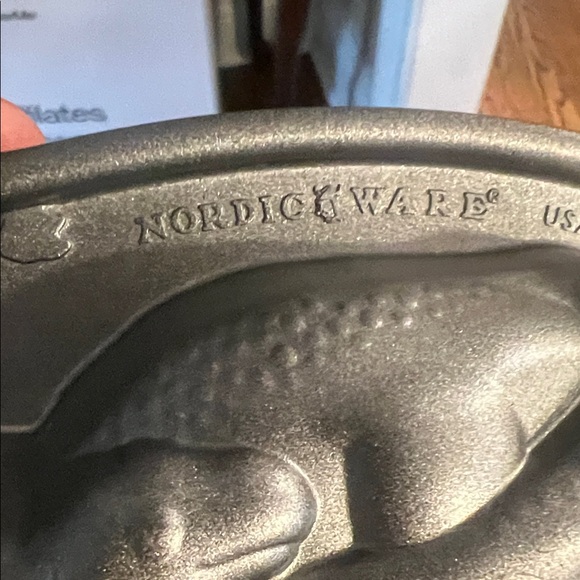 Dinosaur Shaped Baking Pan - Picture 3 of 4